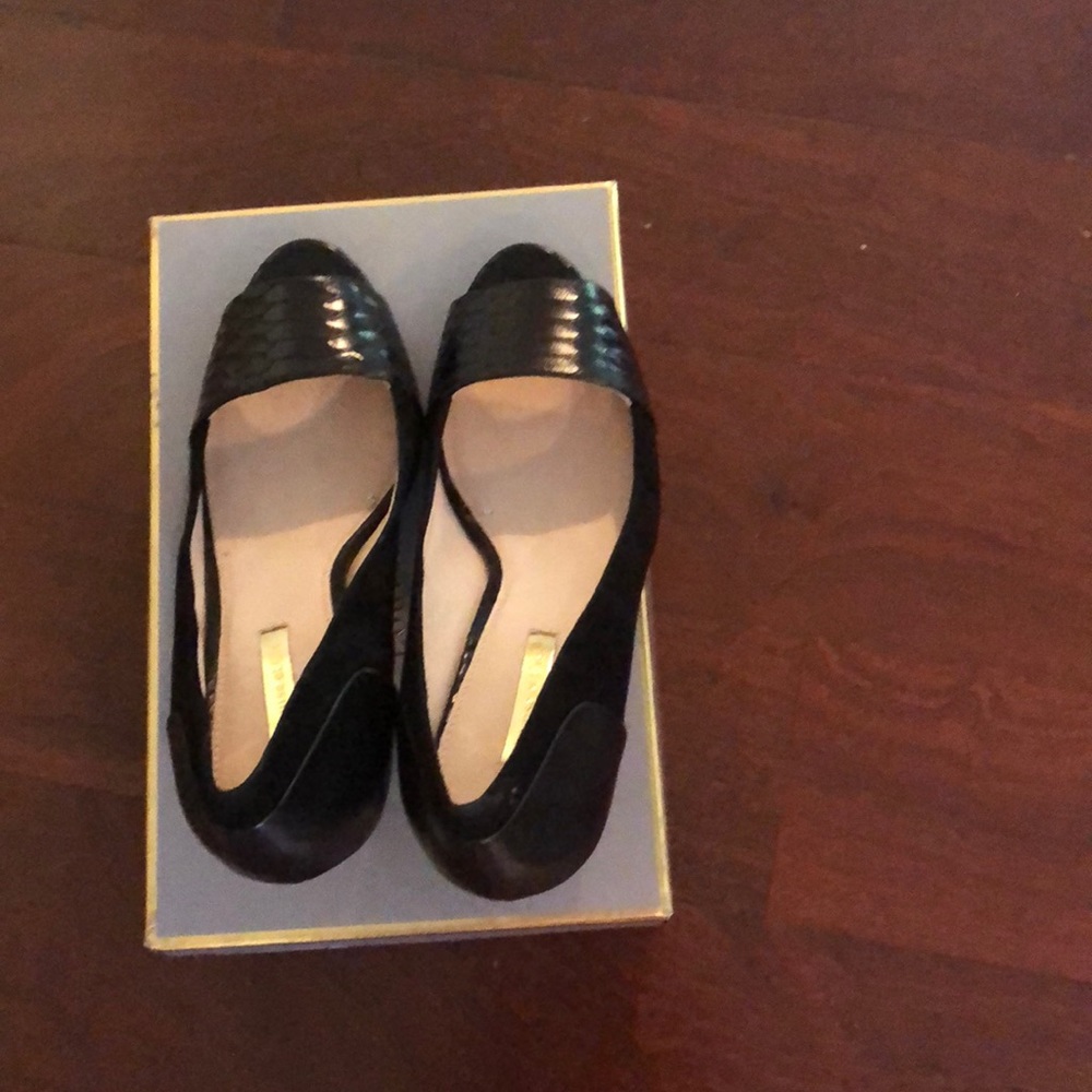 Women’s Black Leather and suede open toe pump